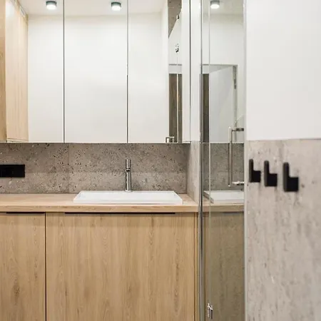 As-home Dwupoziomowy Przy Dworcu Pkp Parking Free 아파트